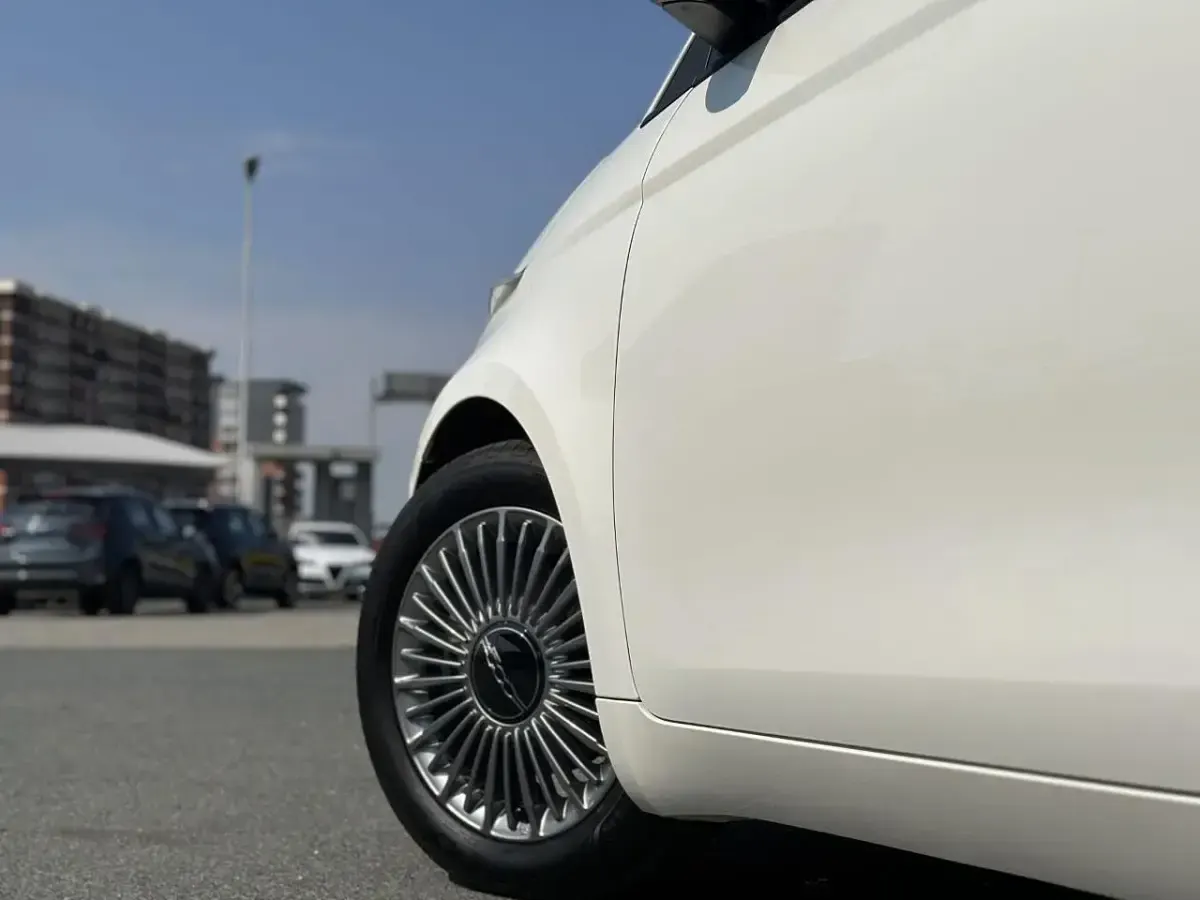 Nuova Fiat 500 65 CV (47 kW) 2026 Bianco Utilitaria