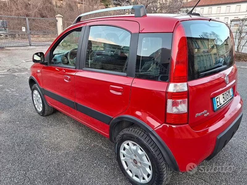 Usata Fiat Panda 4x4 Climbing 69 CV (50 kW) 2012 Other Utilitaria