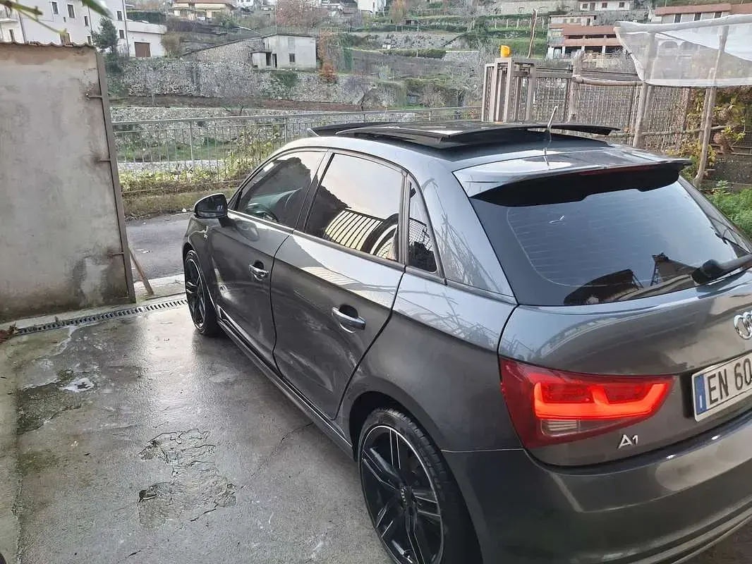 Usata Audi A1 Sportback Attraction 105 CV (77 kW) 2012 Utilitaria