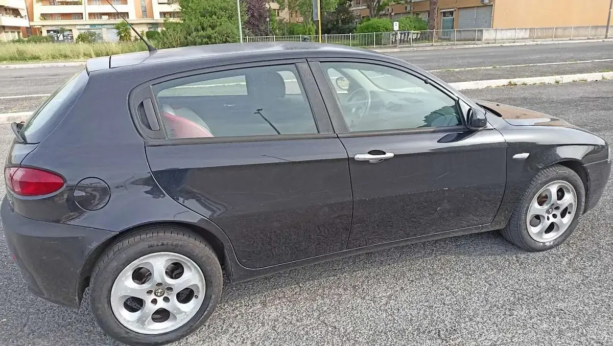 Usata Alfa Romeo 147 Progression 120 CV (88 kW) 2008 Nero Utilitaria