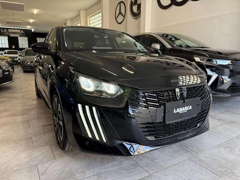 Usata Peugeot 208 Allure 101 CV (74 kW) 2024 Argento Utilitaria