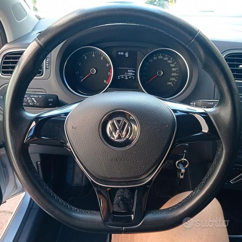 Grigio Usata 2014 VW Polo Due volumi | 7500 € - Immagine 1/4
