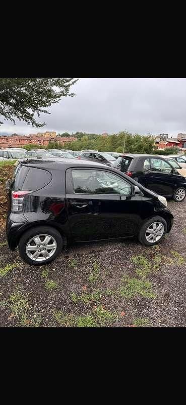 Usata Toyota iQ 68 CV (50 kW) 2009 Nero Utilitaria