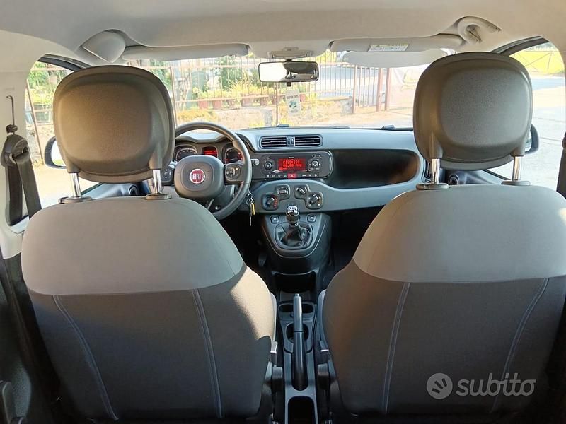 Usata Fiat Panda Lounge 69 CV (50 kW) 2019 Bianco Utilitaria