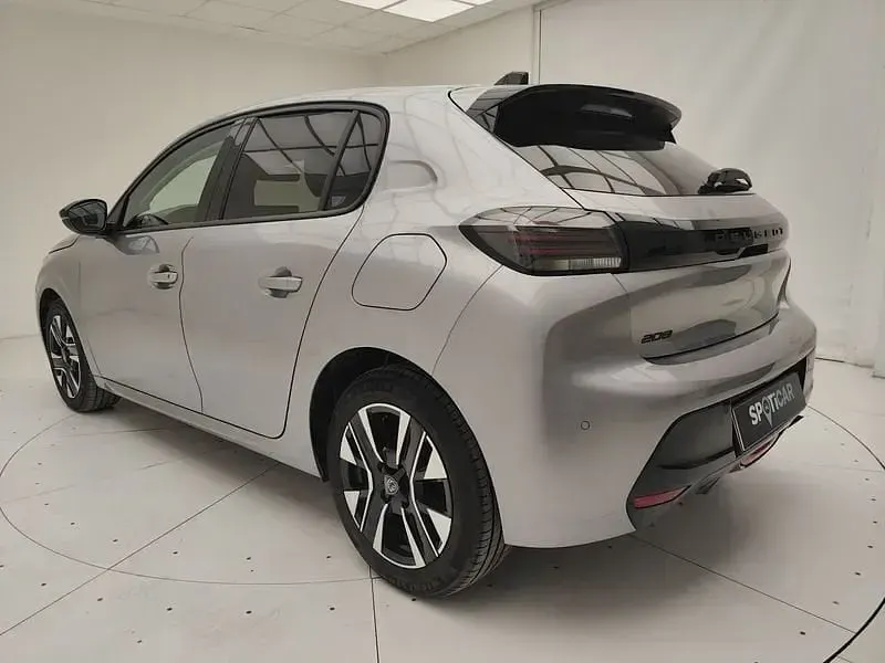 Usata Peugeot 208 Allure 101 CV (74 kW) 2025 Nero Utilitaria