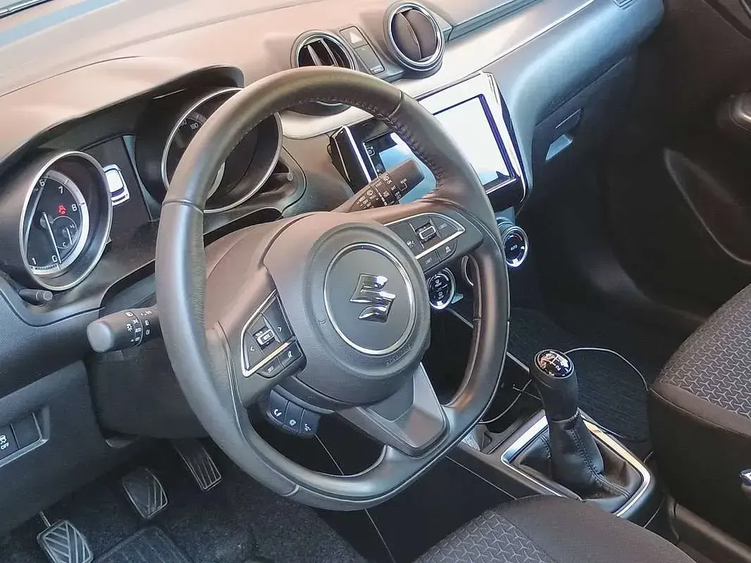 Usata Suzuki Swift 83 CV (61 kW) 2023 Bianco Utilitaria