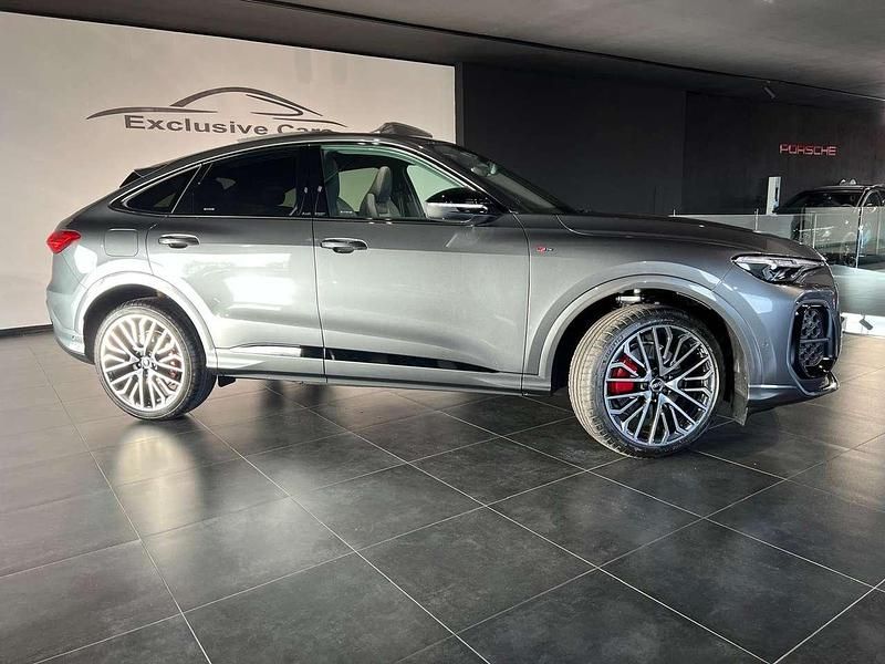 Nuova Audi Q5 Sportback S-Line 204 CV (150 kW) 2026 Grigio daytona met. SUV