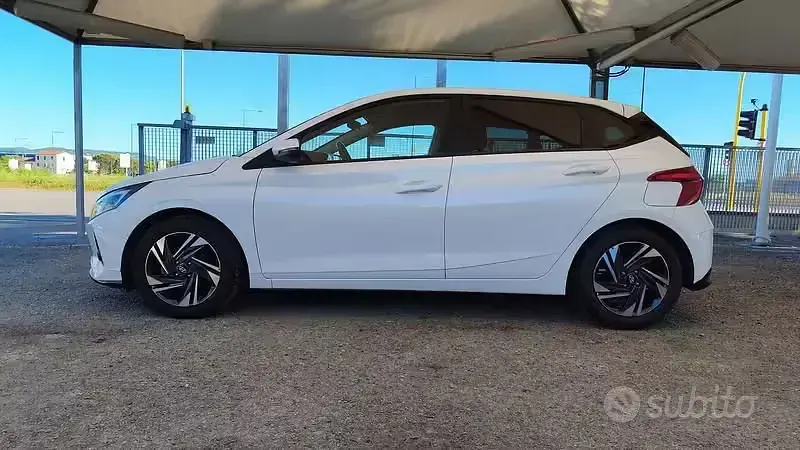 Usata Hyundai i20 84 CV (61 kW) 2022 Bianco Utilitaria