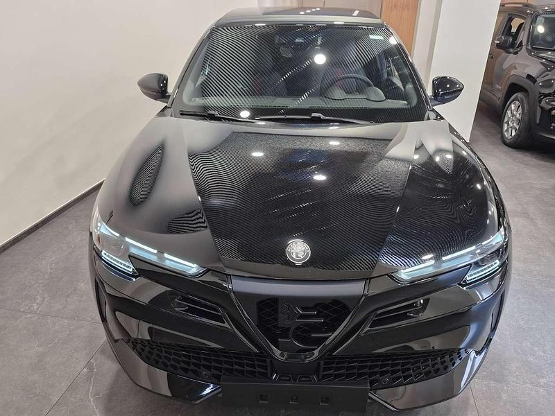 Nuova Alfa Romeo Junior Edizione Speciale 136 CV (100 kW) 2025 Nero alfa pastello SUV