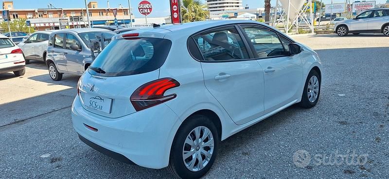 Usata Peugeot 208 S 101 CV (74 kW) 2019 Bianco Utilitaria