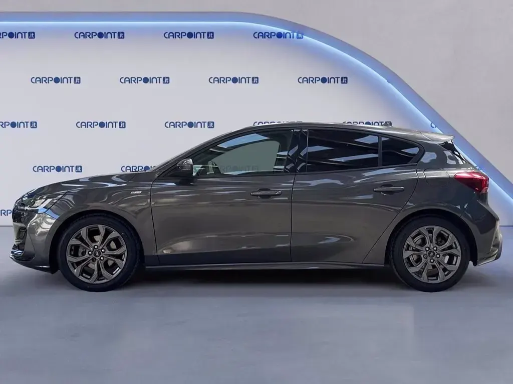 Usata Ford Focus ST-Line 120 CV (88 kW) 2022 Grigio Berlina