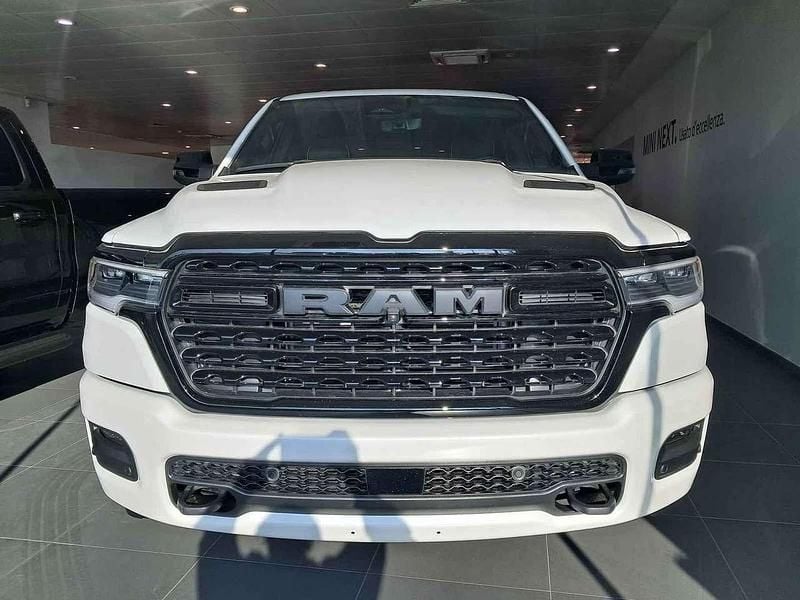 Usata RAM 1500 540 CV (397 kW) 2024 Bianco Pick-up