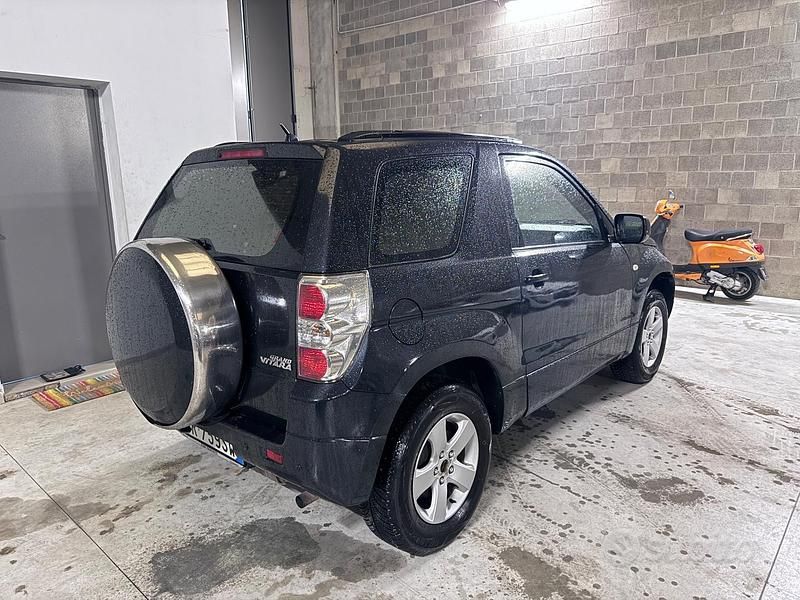 Usata Suzuki Grand Vitara 106 CV (77 kW) 2008 Nero SUV