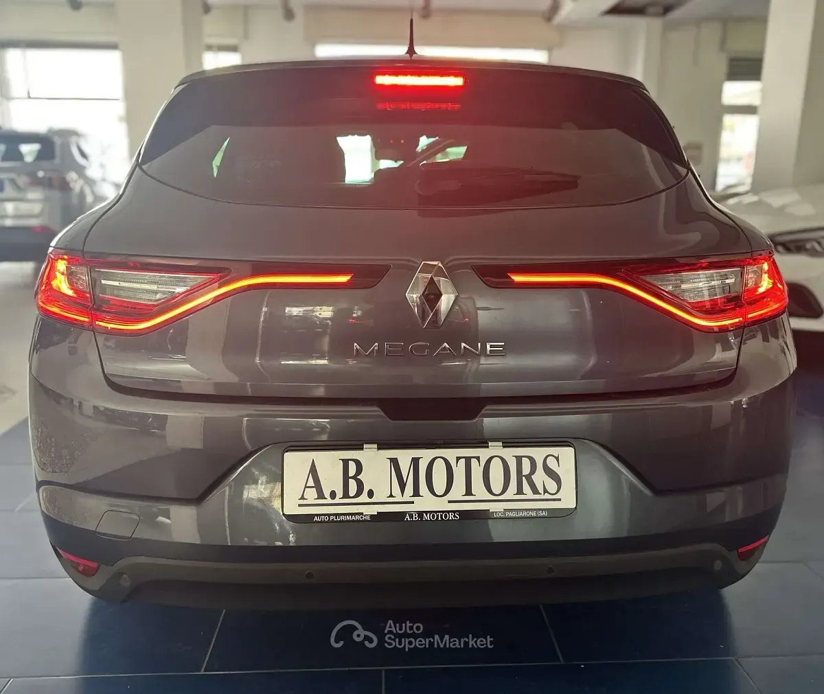 Usata Renault Mégane IV Business 116 CV (85 kW) 2019 Grigio Berlina