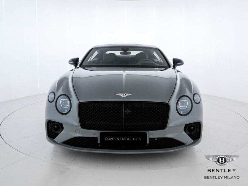 Usato 2023 Bentley Continental 4.0 Benzin 550 CV (254.000 €)