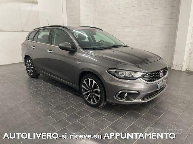 Grigio scuro Usata 2017 Fiat Tipo Lounge Station wagon | 8950 € (Buon prezzo) - Immagine 1/4