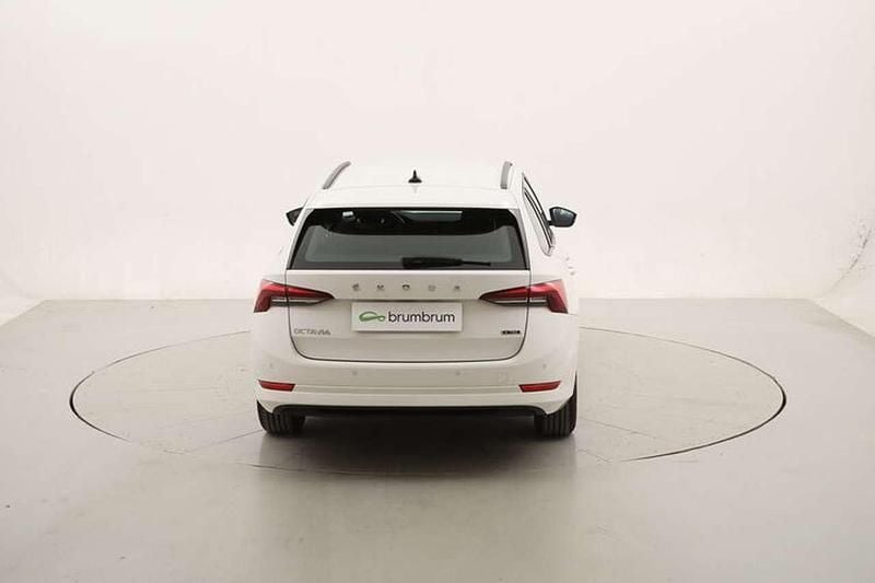 Usata Skoda Octavia Ambition 110 CV (80 kW) 2022 Bianco Station wagon