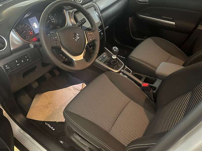 Usata Suzuki Vitara Cool 129 CV (94 kW) 2024 Argento SUV