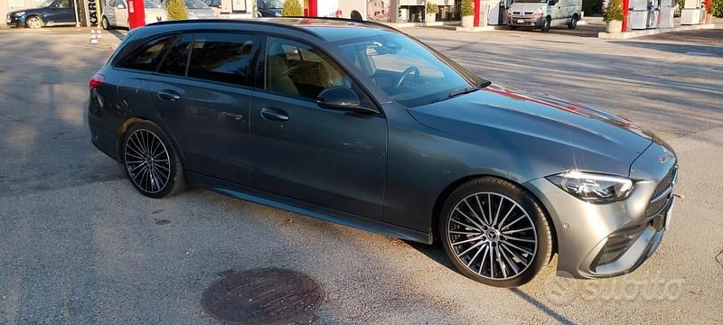 Usata Mercedes C220 AMG line 200 CV (147 kW) 2022 Grigio Station wagon