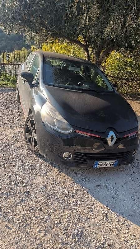 Usata 2013 Renault Clio IV Tre volumi | 4500 € (Ottimo prezzo) - Immagine 1/4