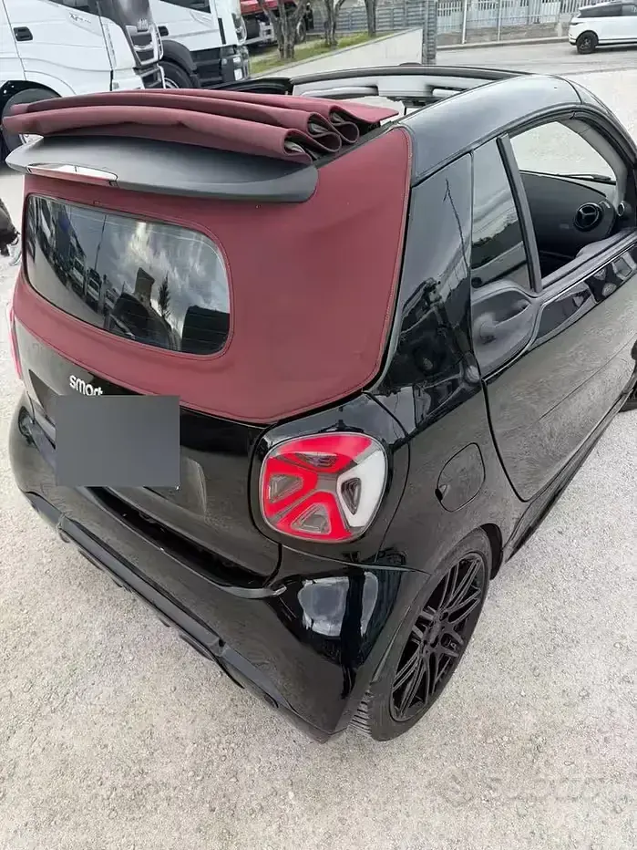 Usata Smart ForTwo Cabrio Brabus 109 CV (80 kW) 2019 Nero Cabrio