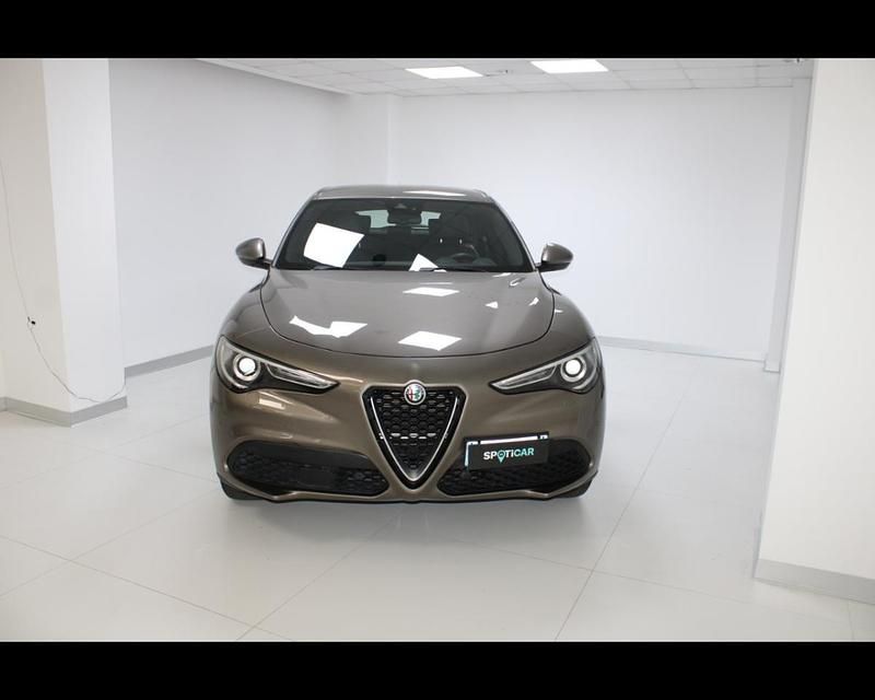 Usata Alfa Romeo Stelvio Executive 210 CV (154 kW) 2019 Beige SUV