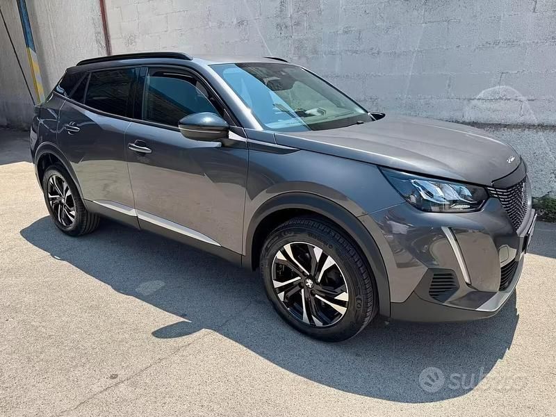 Usata Peugeot 2008 Allure 131 CV (96 kW) 2022 Grigio SUV