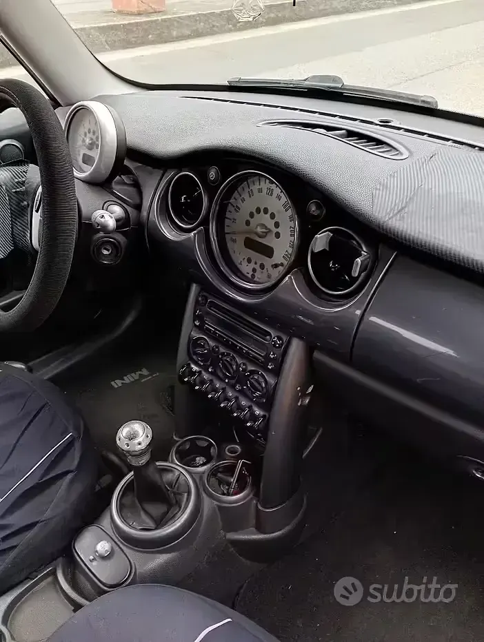 Begagnad Mini One D 75 HK (55 kW) 2004 Blå Halvkombi