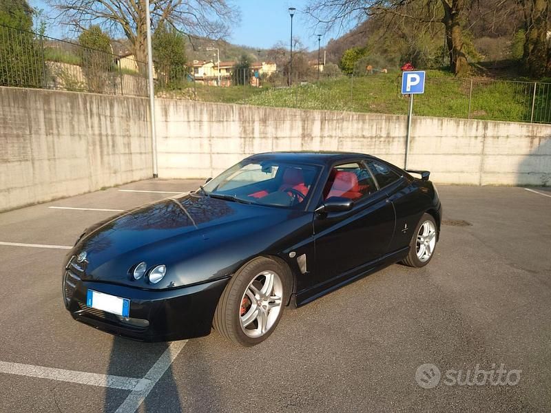 Usata Alfa Romeo GTV 150 CV (110 kW) 2002 Nero Coupé