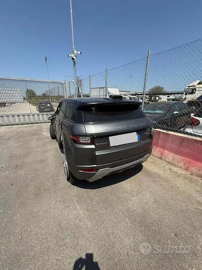 Usata Land Rover Range Rover evoque SE Dynamic 179 CV (131 kW) 2017 Grigio SUV