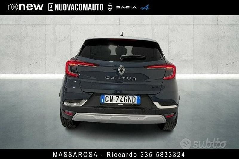 Usata Renault Captur Techno 145 CV (106 kW) 2024 Grigio SUV