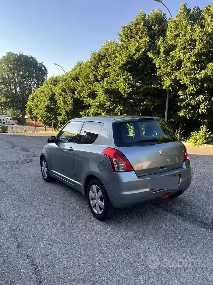 Usata Suzuki Swift 75 CV (55 kW) 2008 Grigio Utilitaria