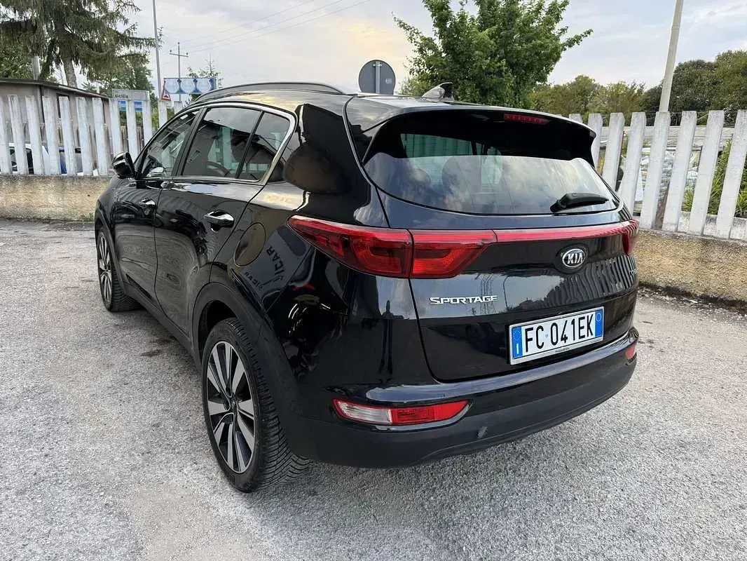 Usata Kia Sportage 116 CV (85 kW) 2016 Nero SUV