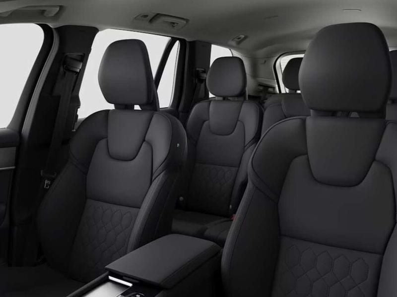 Nuova Volvo XC90 Core 250 CV (183 kW) 2025 Vapour grey SUV