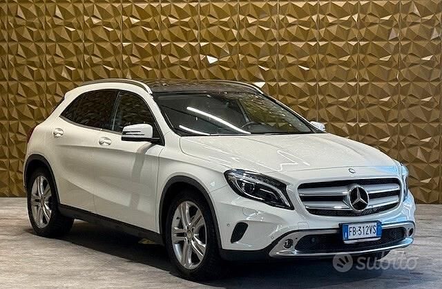 Usata Mercedes GLA180 108 CV (79 kW) 2015 Bianco SUV