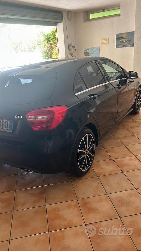 Usata Mercedes A180 115 CV (84 kW) 2014 Nero Berlina