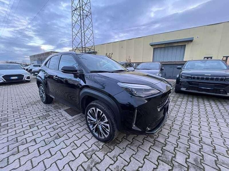 Usata Toyota Yaris Cross Lounge 116 CV (85 kW) 2022 Nero SUV