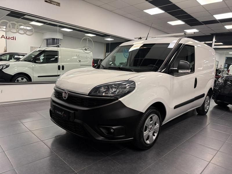 Usata Fiat Doblò Business 95 CV (69 kW) 2021 Bianco Monovolume