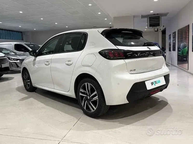 Usata Peugeot 208 Active 75 CV (55 kW) 2023 Bianco Utilitaria