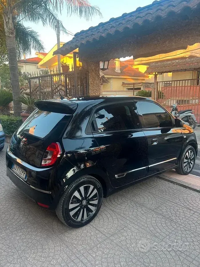 Usata Renault Twingo 65 CV (47 kW) 2022 Nero Utilitaria