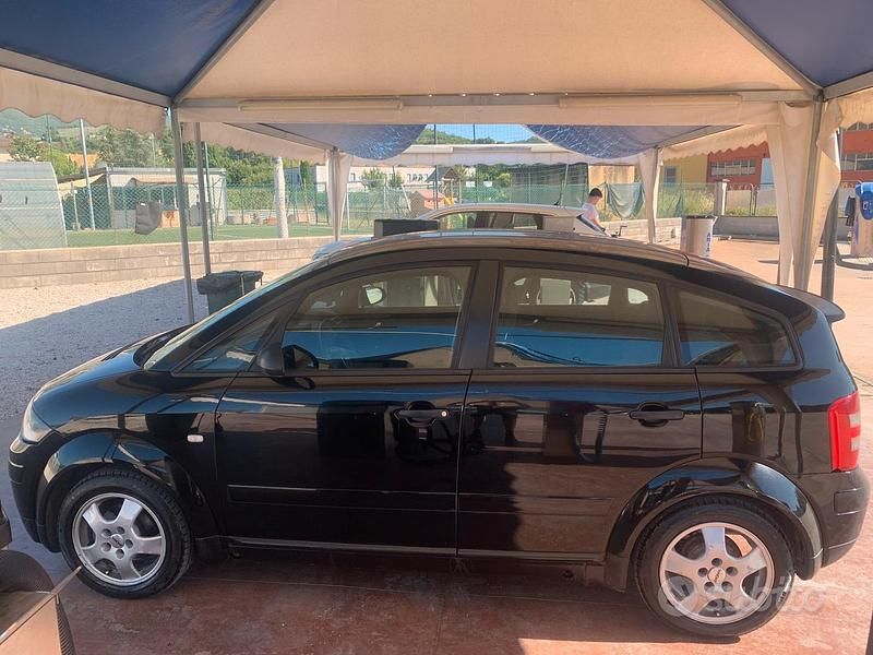 Usata Audi A2 Ambiente 90 CV (66 kW) 2003 Nero Utilitaria