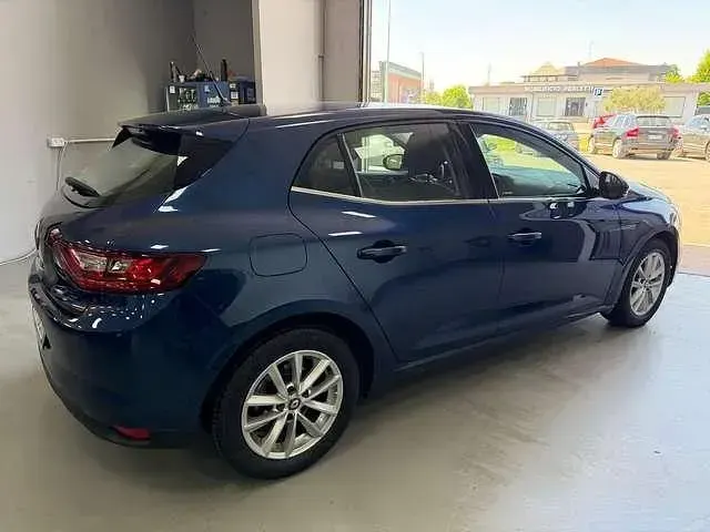 Usata Renault Mégane IV Zen 110 CV (80 kW) 2017 Blu Berlina