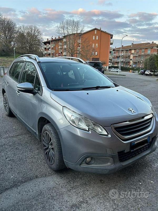 Usata Peugeot 2008 Access 82 CV (60 kW) 2015 Grigio SUV