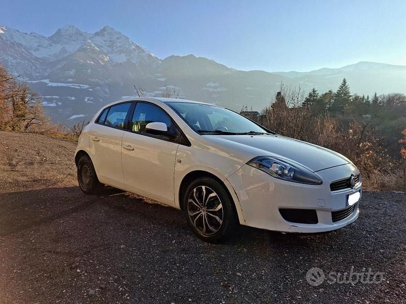 Bianco Usata 2012 Fiat Bravo Due volumi | 2500 € (Super prezzo) - Immagine 1/4