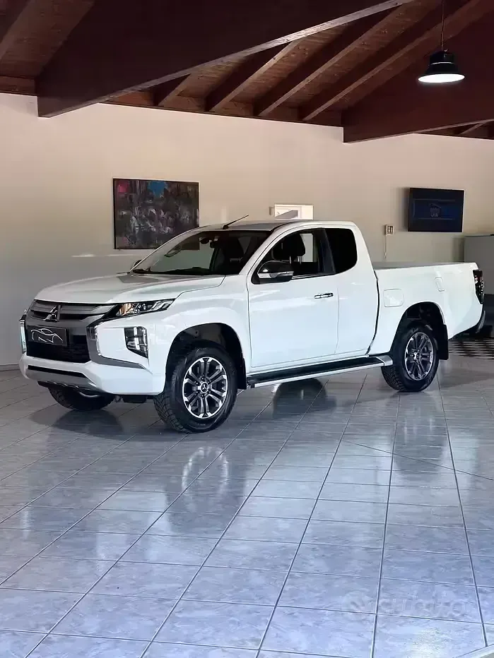 Usata Mitsubishi L200 Intense 150 CV (110 kW) 2020 Bianco Pick-up