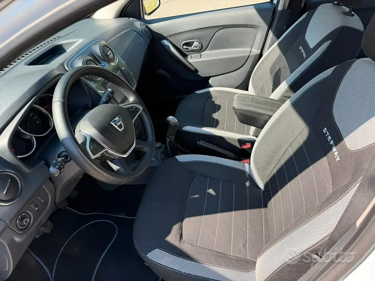 Usata Dacia Sandero Stepway 90 CV (66 kW) 2016 Bianco Berlina