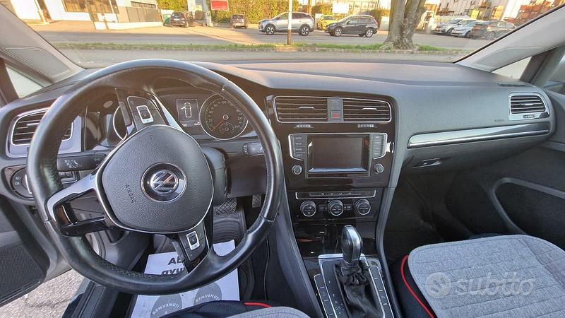 Usata VW Golf VII 110 CV (80 kW) 2016 Grigio Station wagon