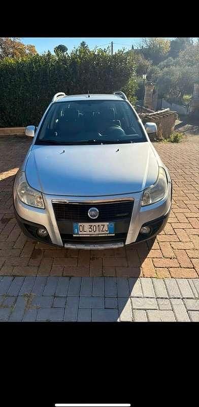 Usata Fiat Sedici Emotion 120 CV (88 kW) 2007 Argento SUV
