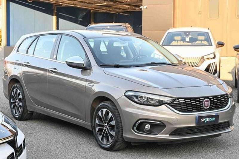 Usata Fiat Tipo Lounge 120 CV (88 kW) 2020 Beige Station wagon
