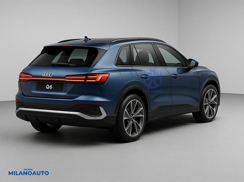 Usata Audi Q6 e-tron S-Line 185 kW (252 CV) 2025 Blu SUV